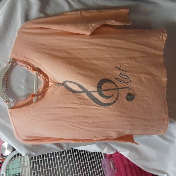 Top - Picture 2 of 2